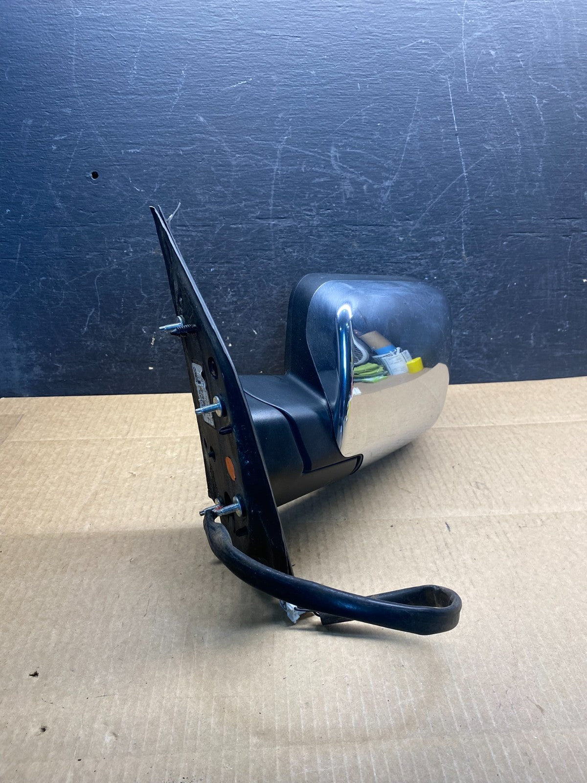 2004 to 2015 Nissan Titan Left Driver LH View Door Mirror AG7260 DG1