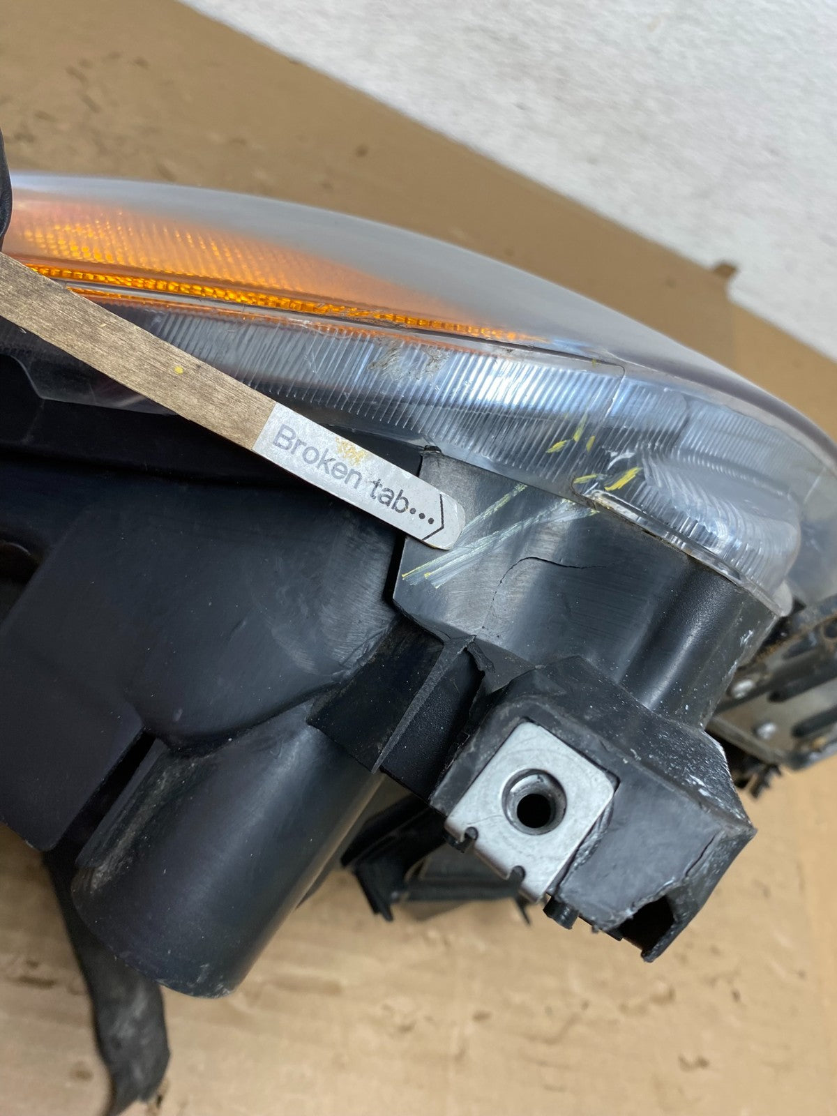 2006 - 2009 Toyota Prius Right Passenger Rh Side Headlight Halogen TYC AD4343 DW5