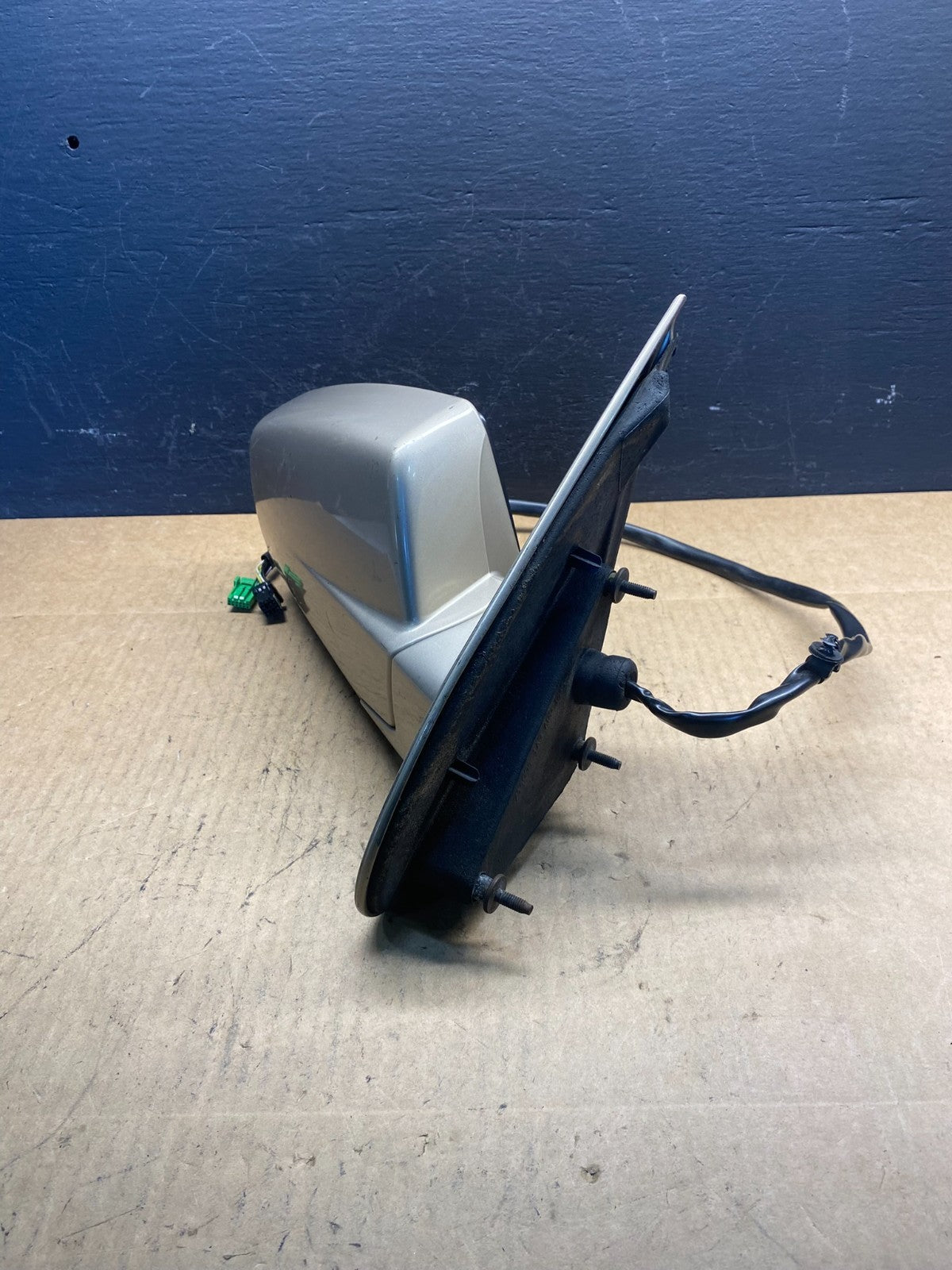 2004 to 2009 Cadillac SRX Right Passenger RH Side View Door Mirror AC4264 MS2