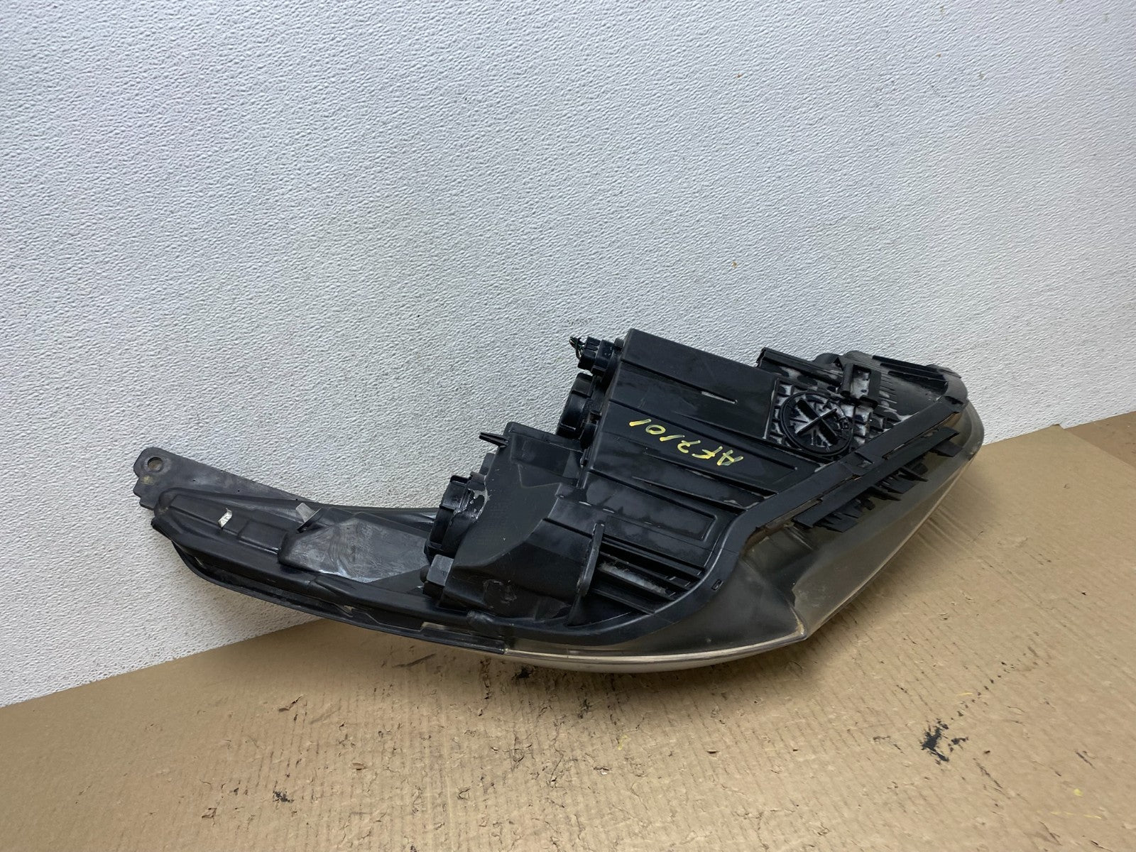 2012 - 2017 Hyundai Veloster Left Driver LH Side Halogen Headlight AF7101 DW7