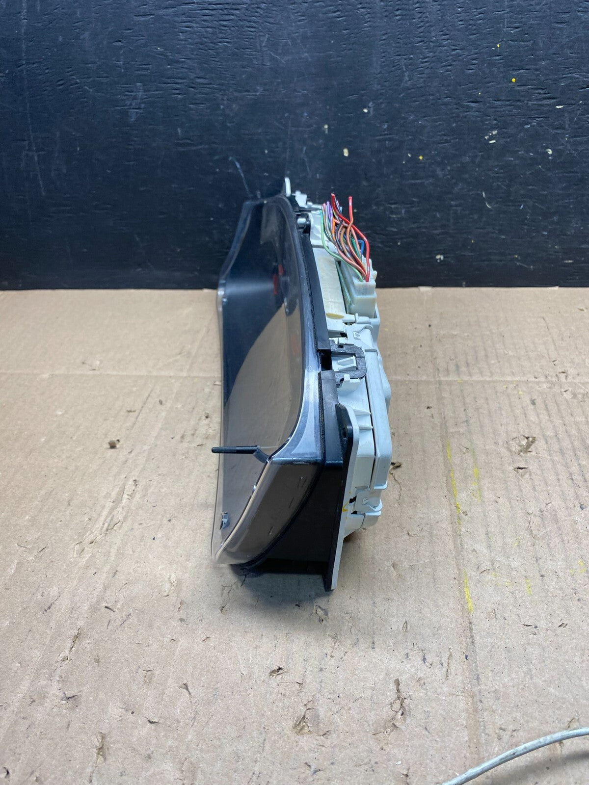 2005 to 2012 Nissan Xterra Pathfinder Frontier Speedometer Cluster Gauge L90152
