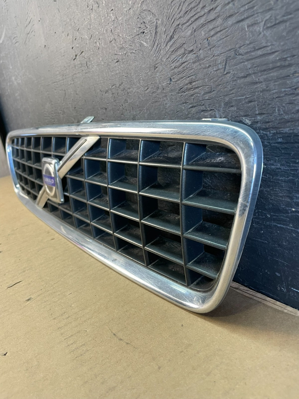 2005 2006 2007 Volvo S40 Front Upper Grille Grill 08620116 AD5725 DW1