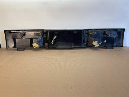 1992 1993 Chevrolet Cavalier Rear Trunk LID Center Tail Light AH0468 DG5