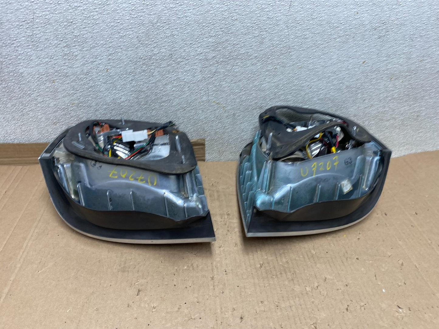 2004 2005 Hyundai XG350 XG Left+Right Tail Lights Oem U7207 DW3