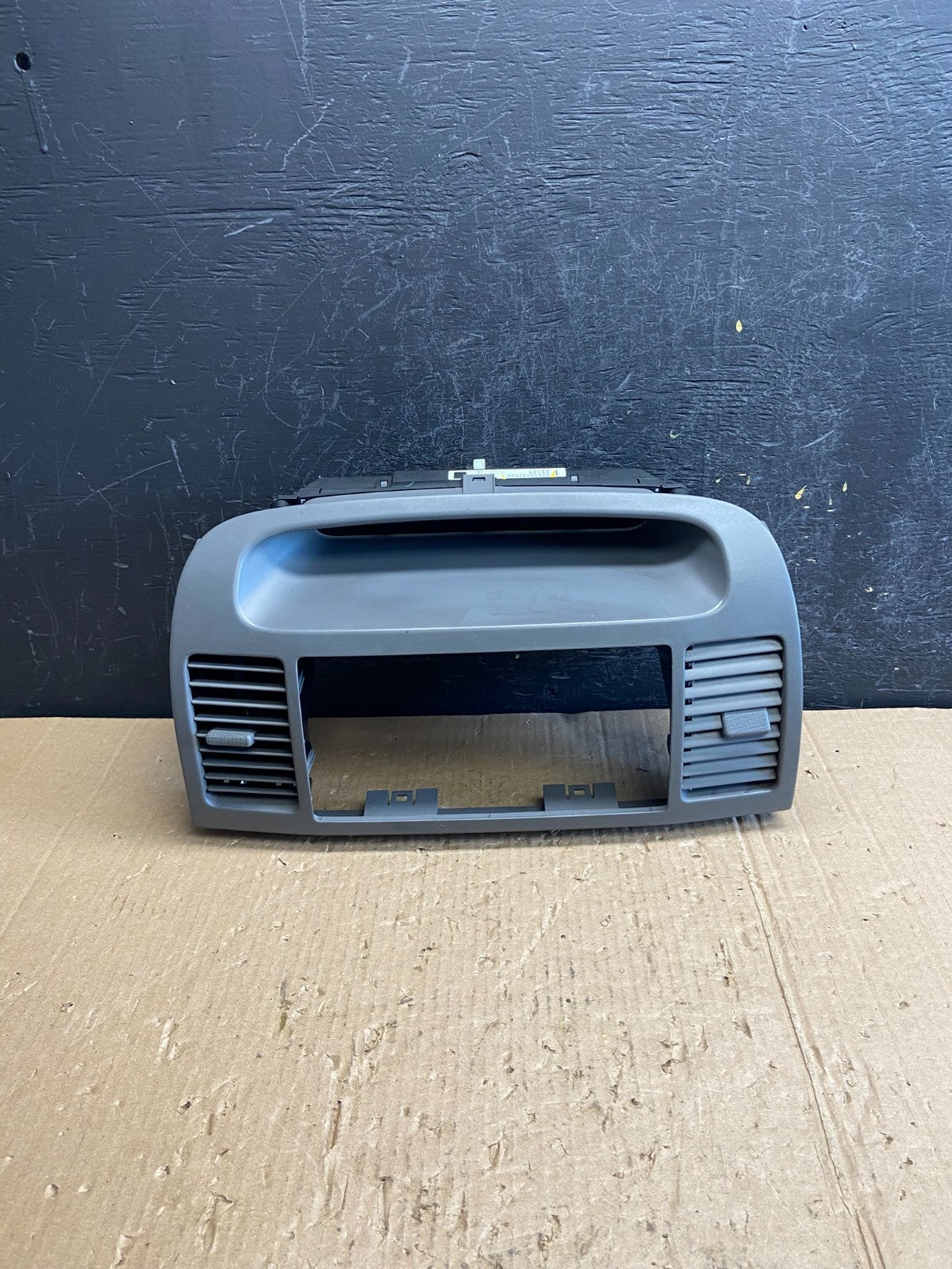 2002 2005 Toyota Camry Radio Center Console Air Vent Bezel Trim AE4184 DG0