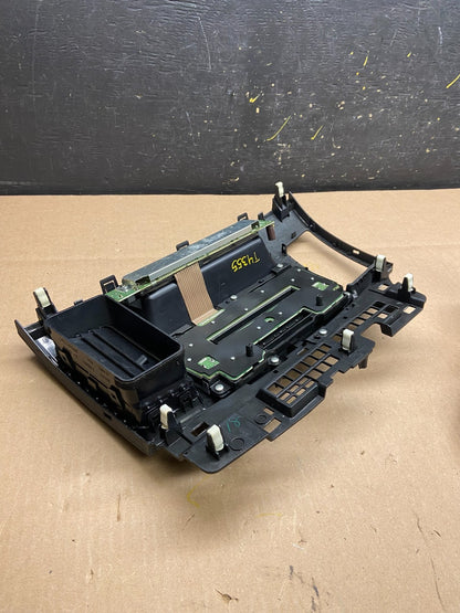 2010-2015 Mitsubishi Lancer Radio AM/FM CD Player Air Vent T4355 DG4