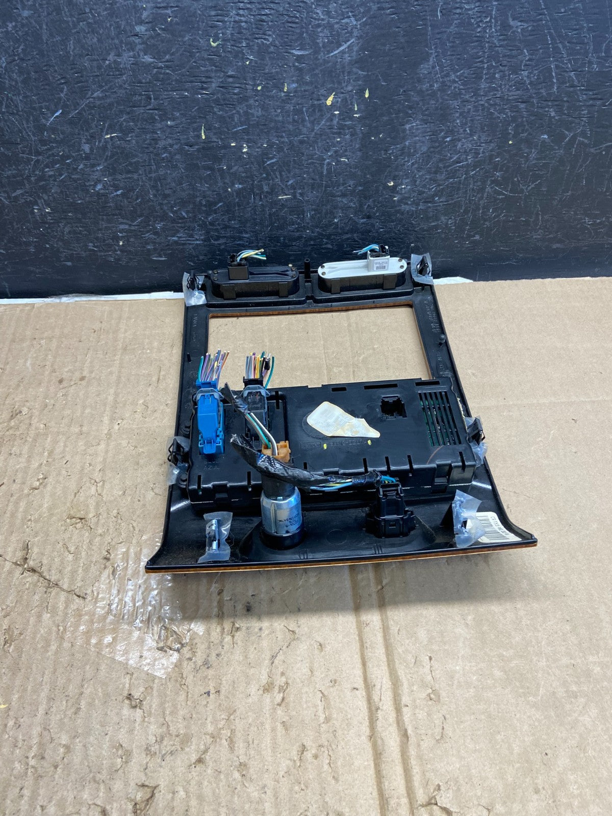 2007 to 2014 Ford Expedition Temperature Climate Control w/Radio Bezel AE2055 DG4