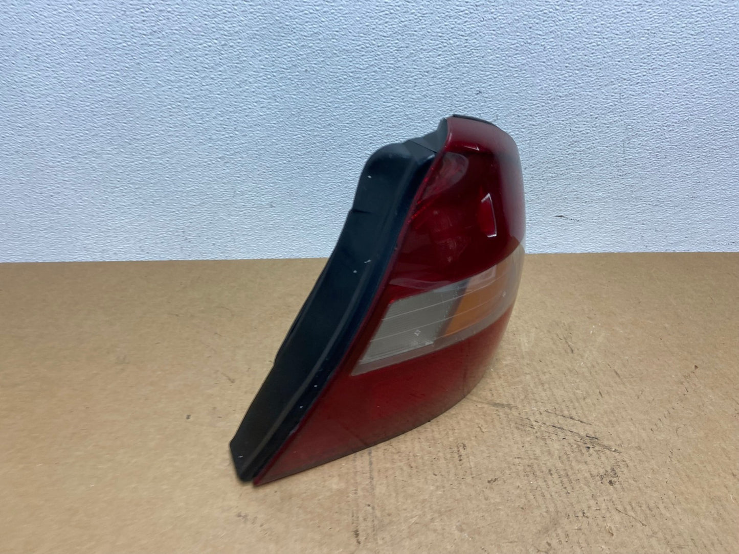 1997 to 1998 Hyundai Sonata Right Passenger Side Tail Light Oem AC1827 LK2