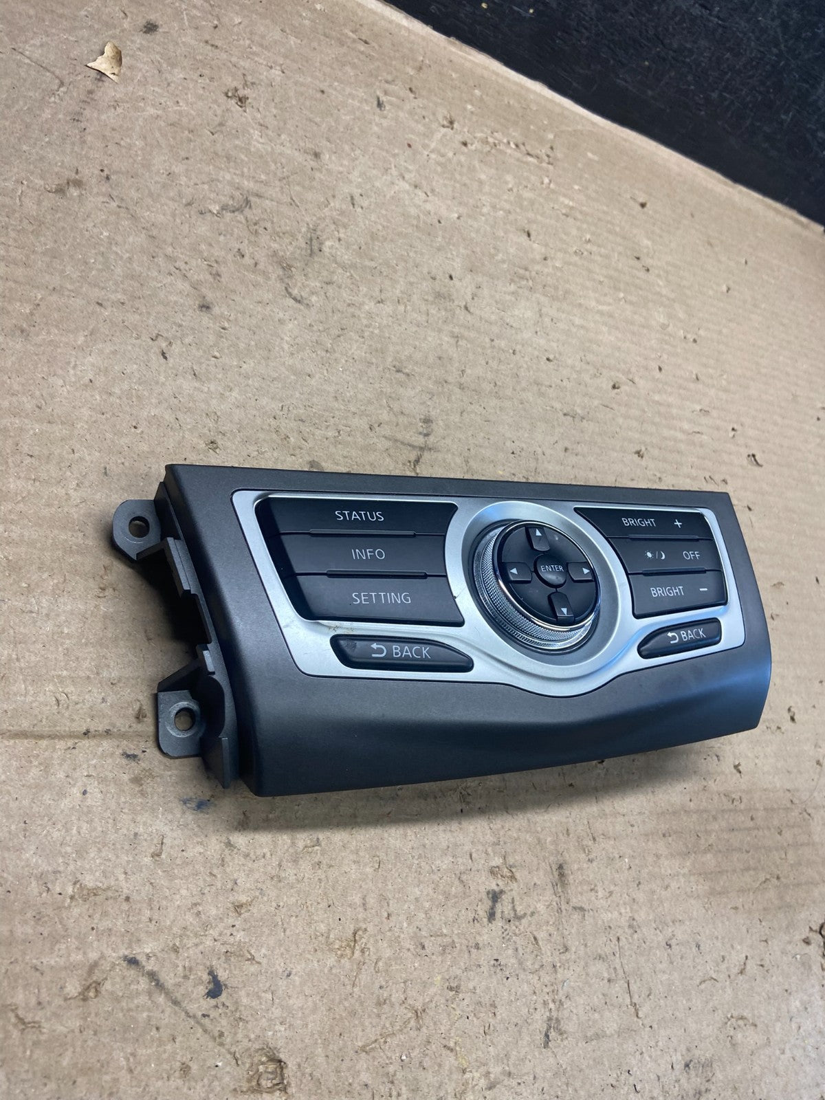 2009-2014 Nissan Murano AM FM Radio CD Control Panel AH5357 DG2