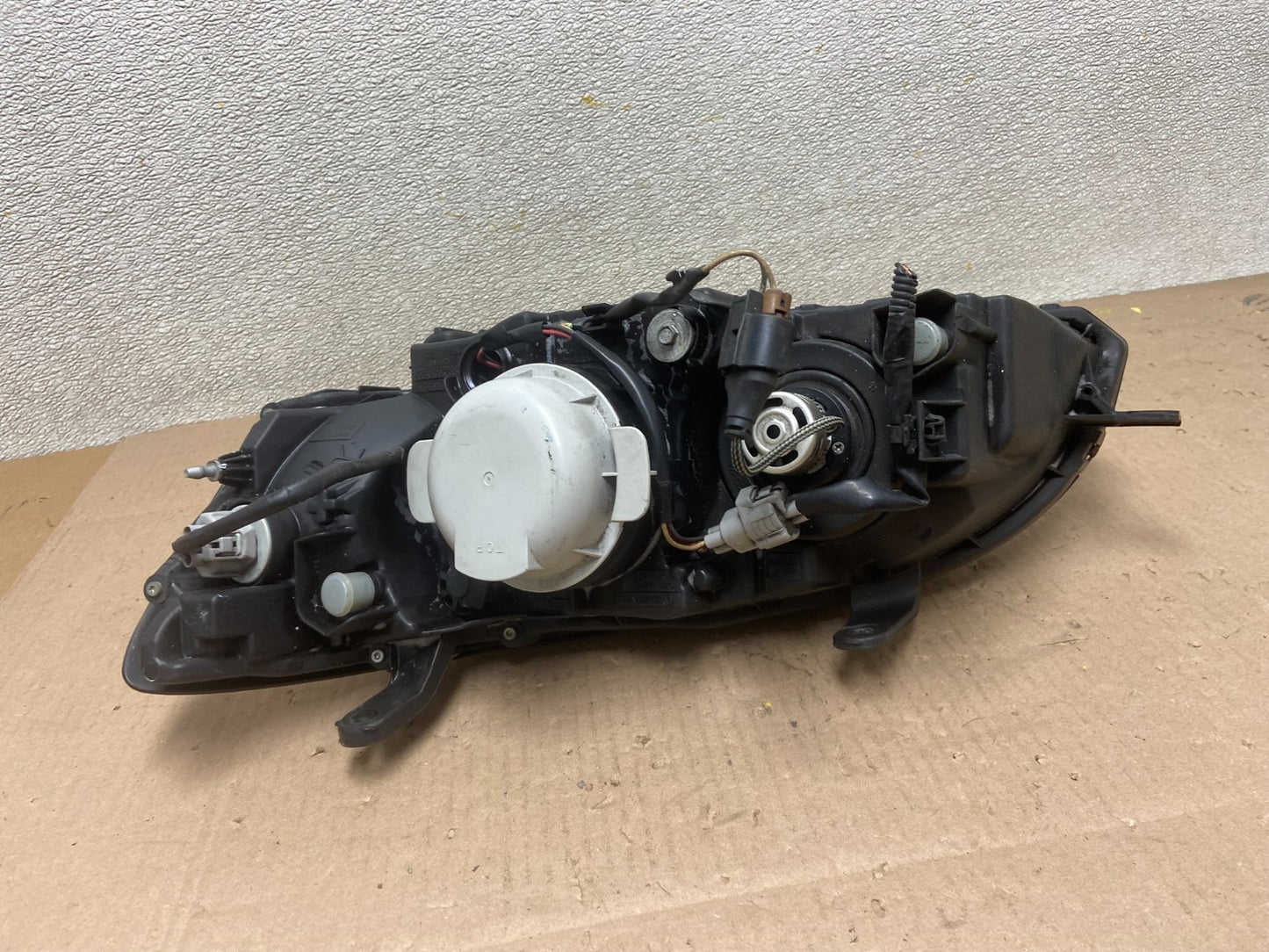 2006 to 2007 Subaru Legacy Right Passenger RH Side Headlight AA0575 DW3