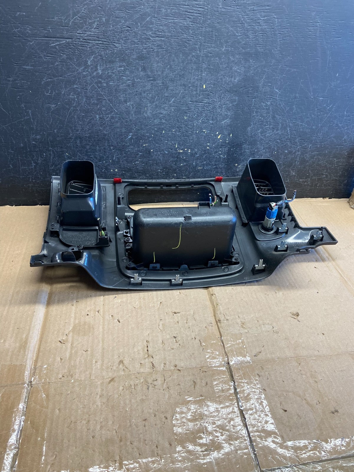 2002 to 2005 Dodge Ram Radio Climate Control Dash Air Vent Bezel Trim AI2676 DG3