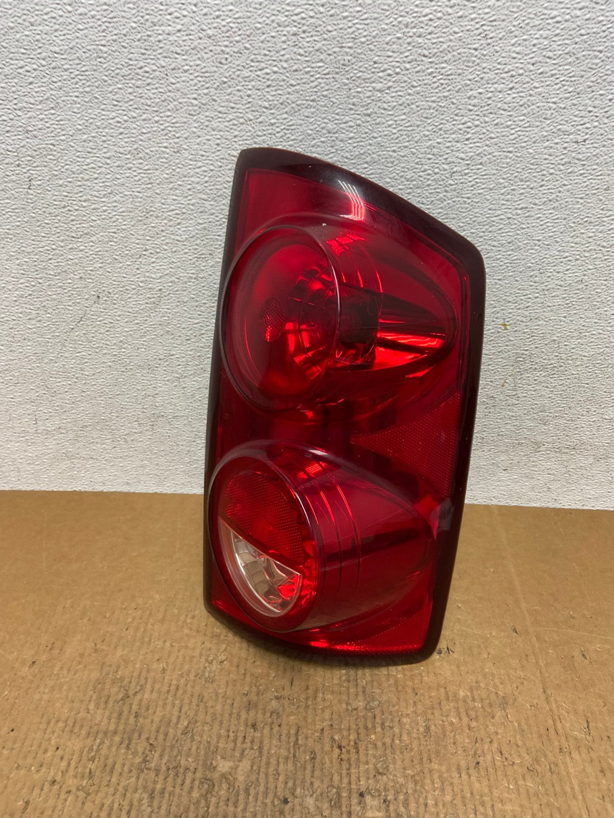 2007 - 2009 Dodge Ram 1500 2500 Right Passenger Rh Side Tail Light AE2736 LK0
