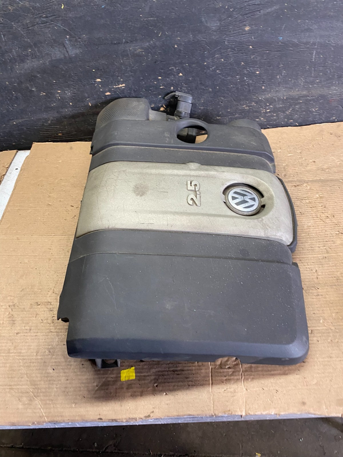 2005 to 2008 Volkswagen Jetta 2.5L Passat Jetta Engine Cover 07k129601 R5110 DG3