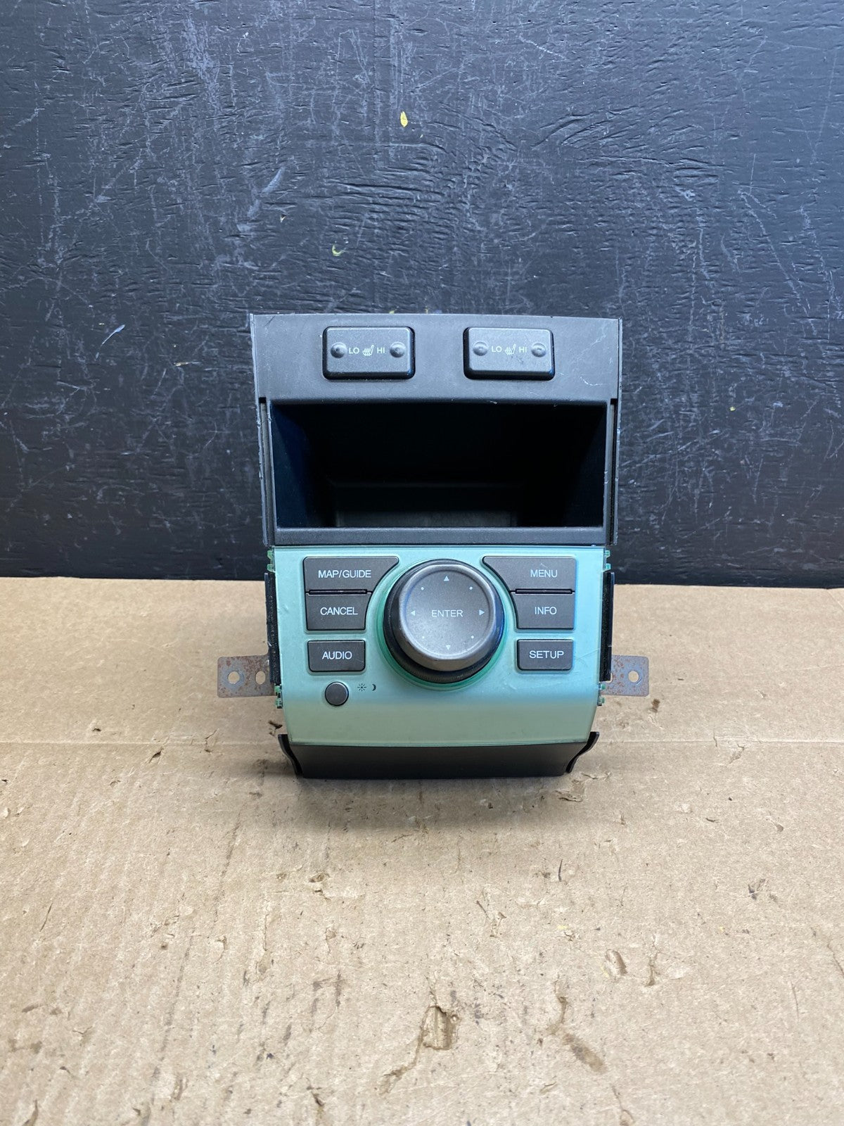 2009 to 2011 Honda Pilot AM FM CD Audio Radio Player Climate Control AC6729 DG0