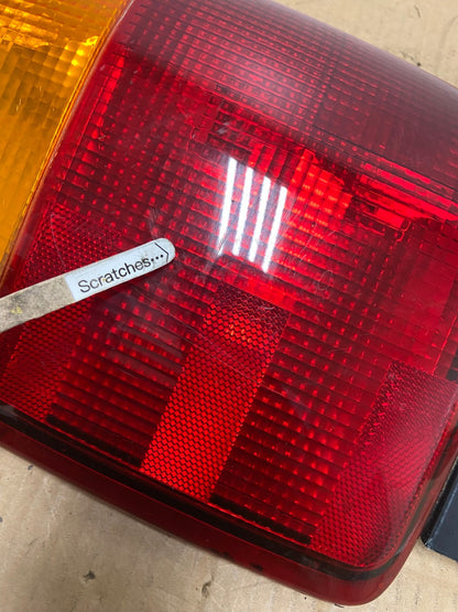 2002 to 2009 Gmc Envoy Left Driver Lh Side Tail Light AD1067 LK3