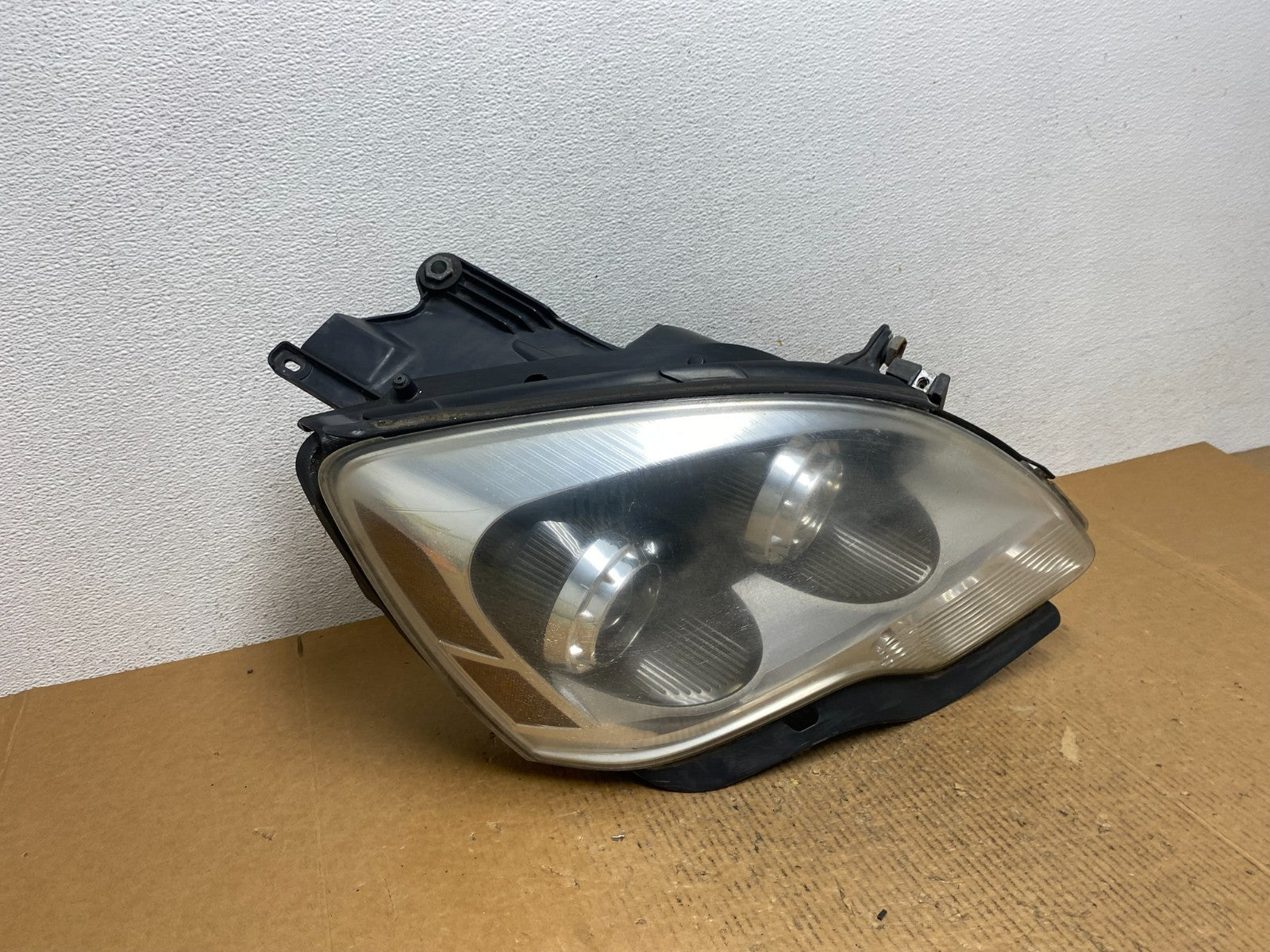 2007-2012 Gmc Acadia Xenon HID Headlight Right Passenger Side AE1436 DW2
