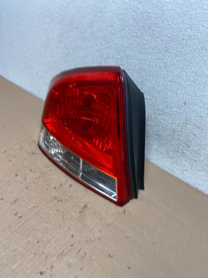 2007 to 2008 Kia Spectra Sedan Left Driver LH Side Tail Light AG6771 DW1