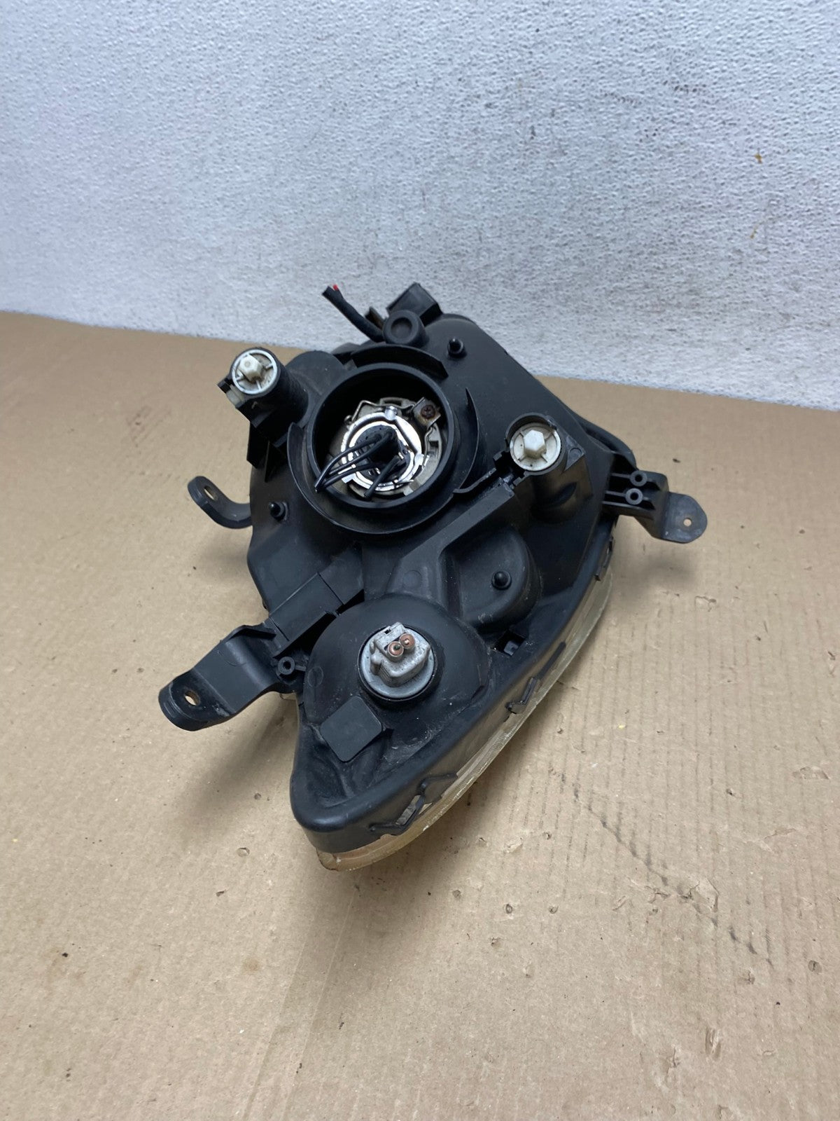 2004 2005 Scion Xa Left Driver LH Side Halogen Headlight AE9506 LK10