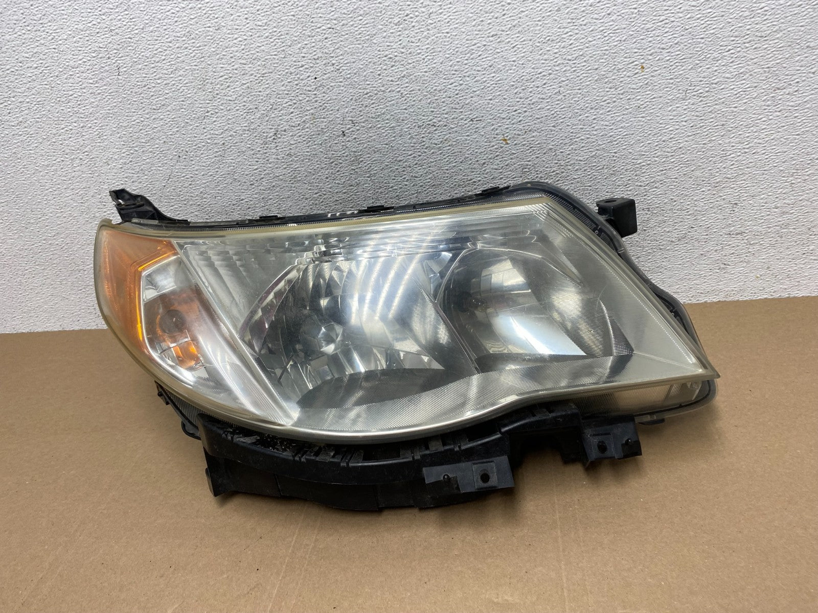 2009 - 2013 Subaru Forester Right Passenger Side Halogen Headlight AE4832 DW0