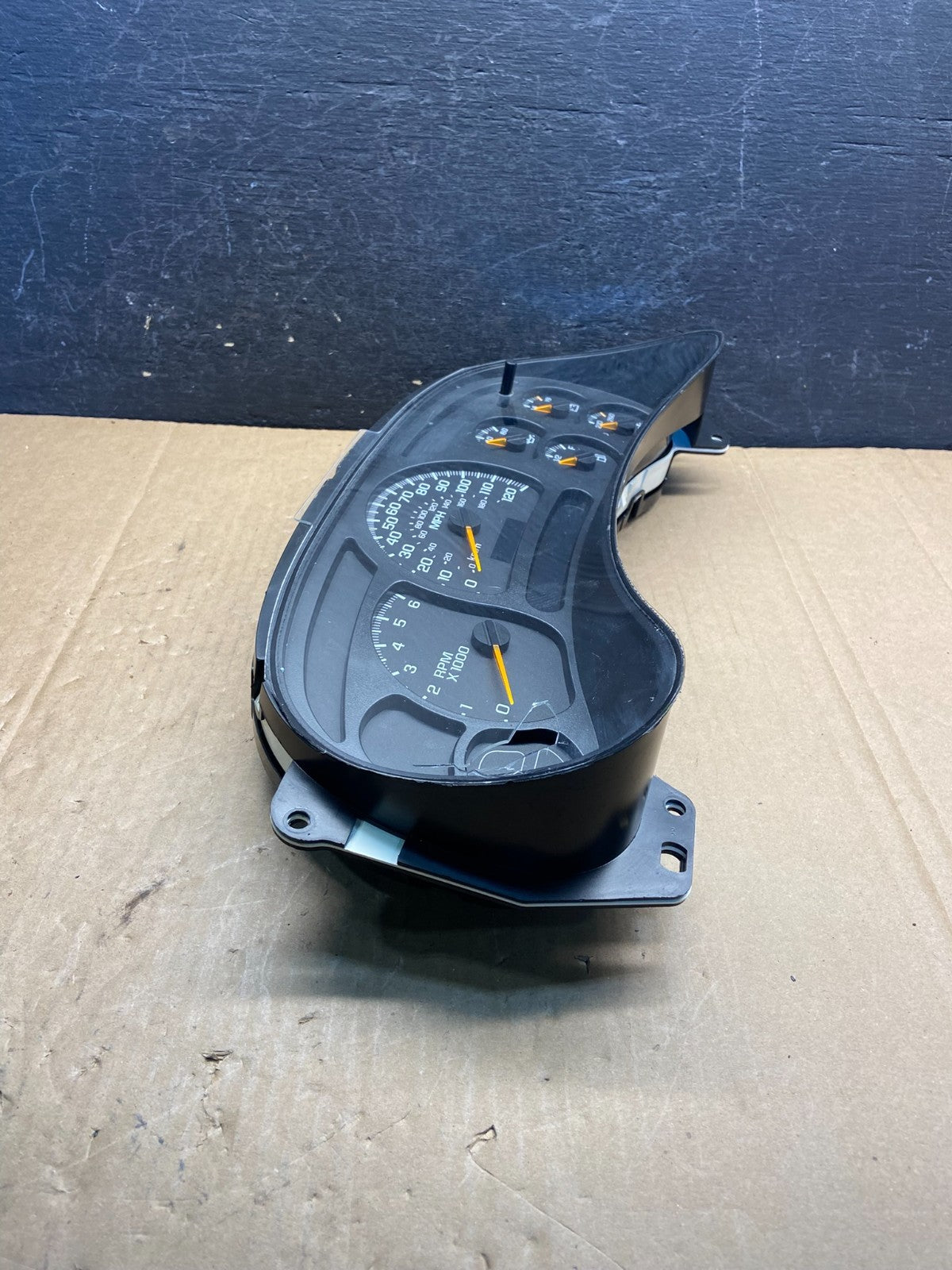 2003 to 2005 Chevrolet Tahoe Speedometer Instrument Cluster AF94682