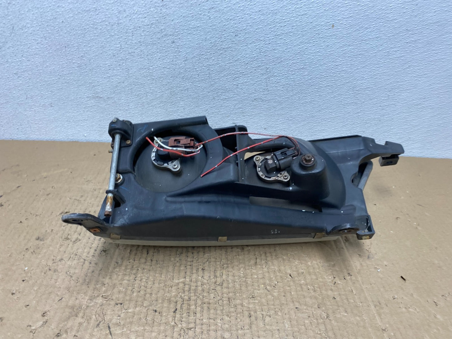 1995-1997 Toyota Avalon Right Passenger RH Side Headlight AC4091 DW4