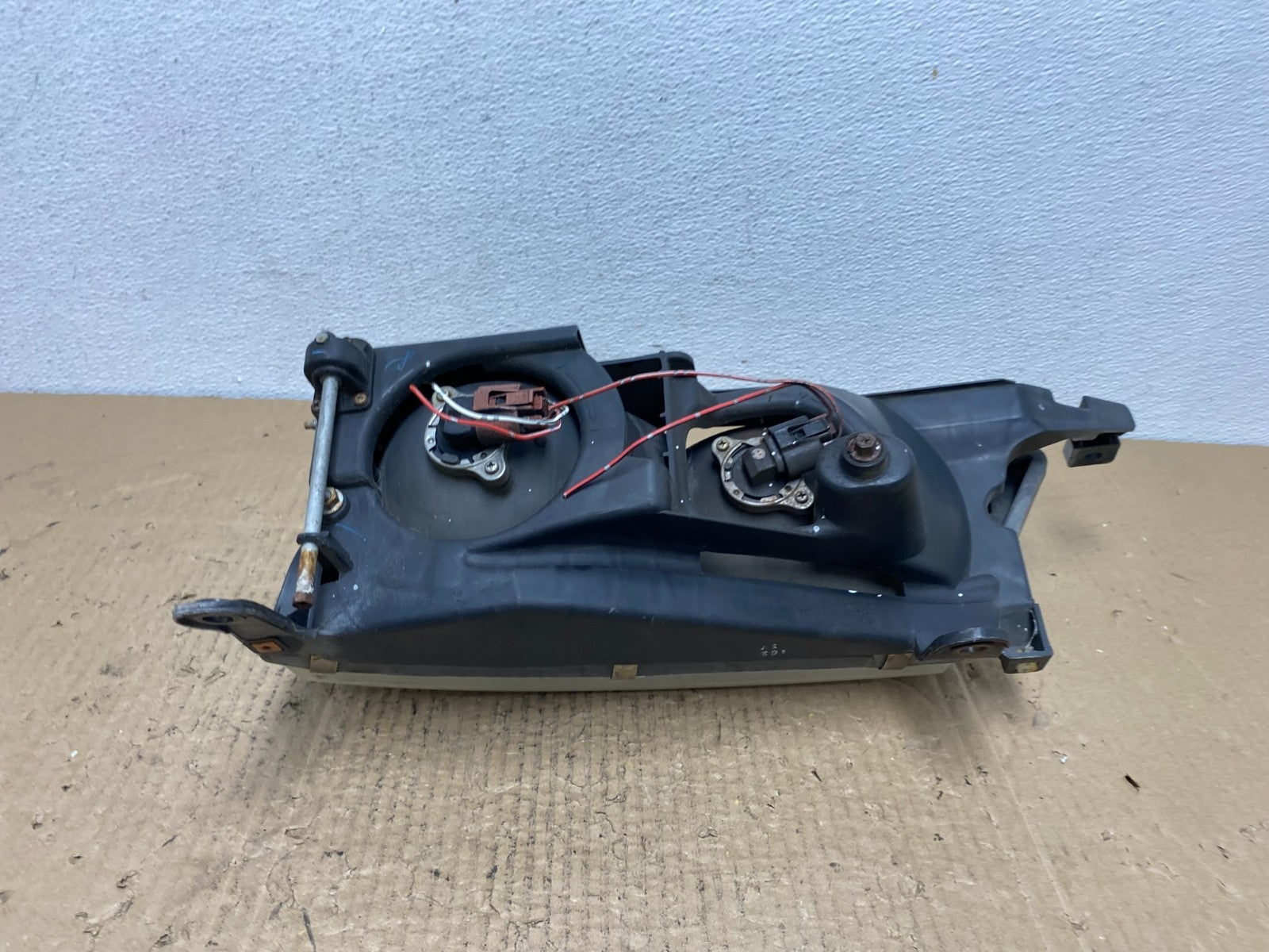 1995-1997 Toyota Avalon Right Passenger RH Side Headlight AC4091 DW4