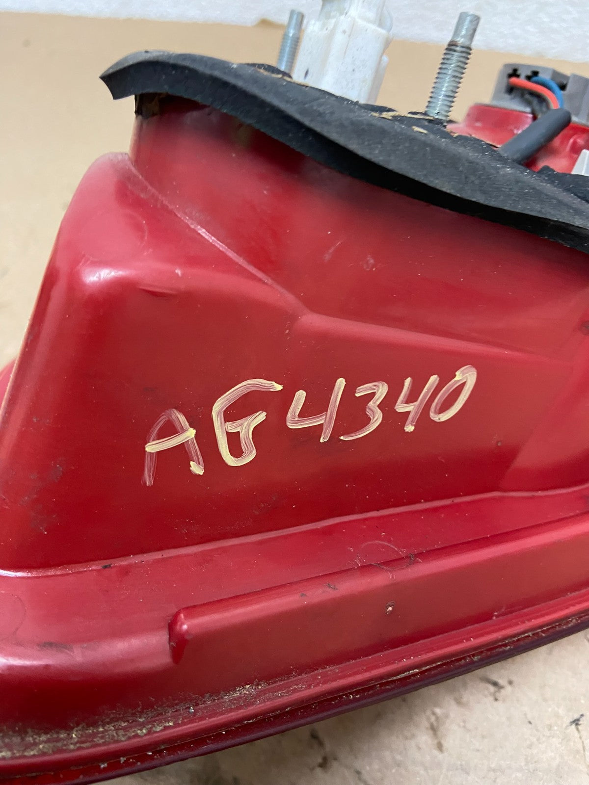 2007 2008 2009 Hyundai Santa Fe Left Driver LH Tail Light Inner AG43406