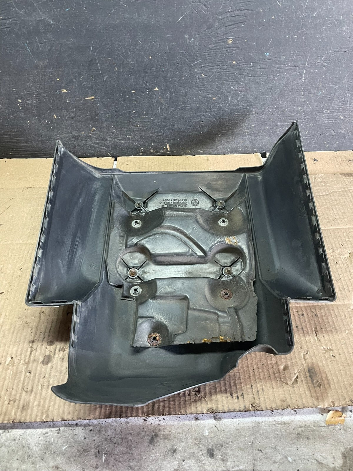2000 to 2003 BMW X5 V8 4.4L Engine Motor Top Cover Trim M2663 DG5