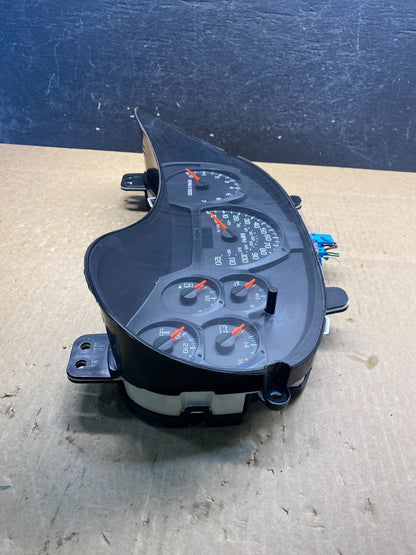 2002 to 2005 Chevrolet Trailblazer Speedometer Cluster Gauge AG7415 DG2
