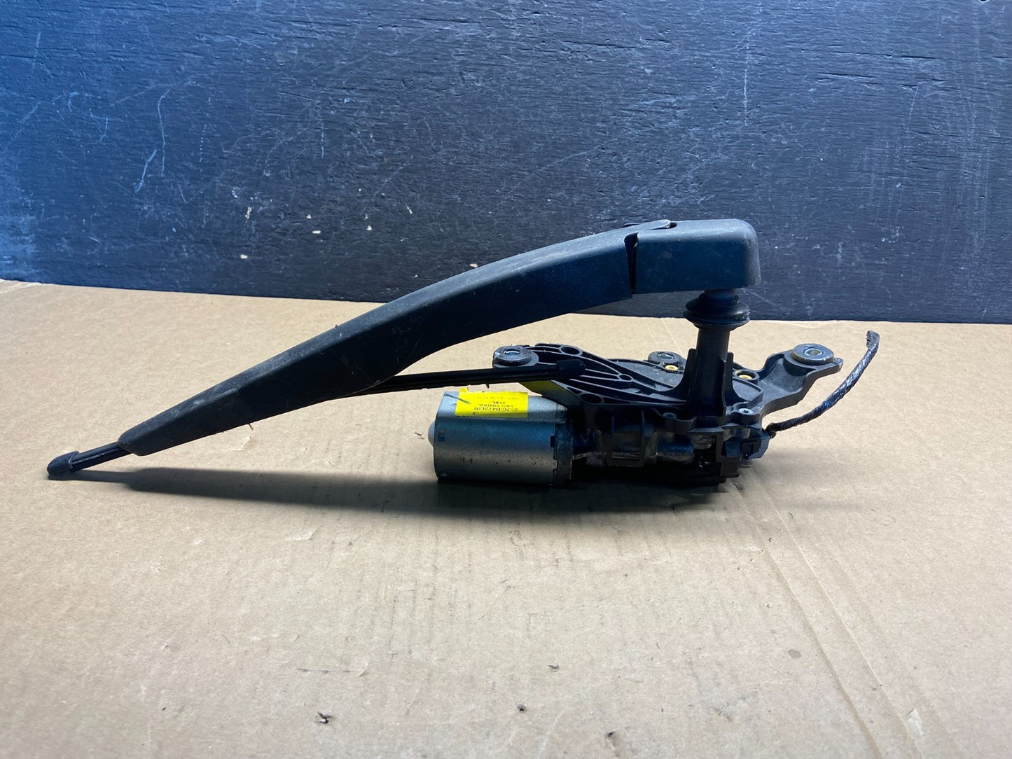 2013 to 2019 Ford Escape Rear Windshield Wiper Motor AG1600 DW3
