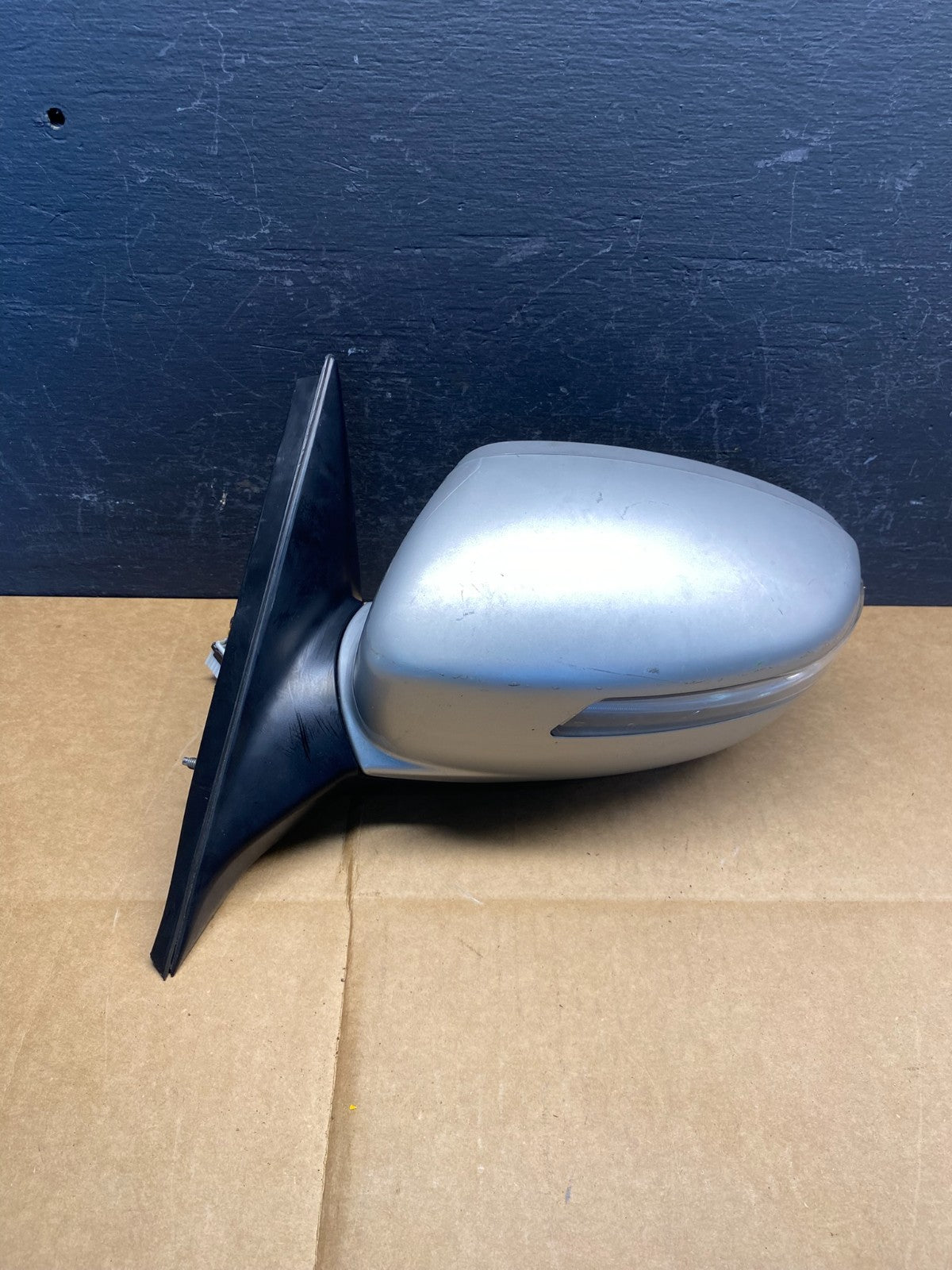 2009 to 2014 Hyundai Genesis Sedan Left Driver Turn Signal Door Mirror AD3550 DW0