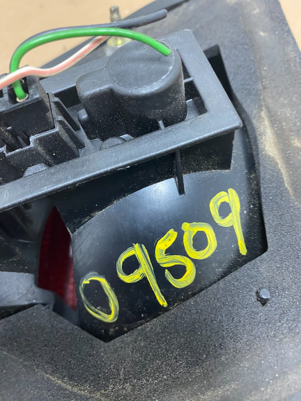 1999 to 2001 SAAB 9-5 Passenger Right Side Tail Light Inner Sedan OEM O9509 DW6