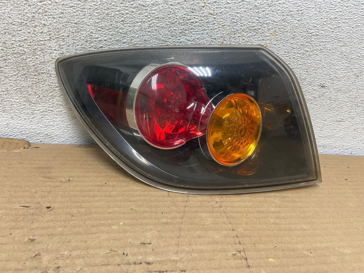 2004 2005 2006 Mazda 3 Hatchback Left Driver LH Side Tail Light AH0630 LK0