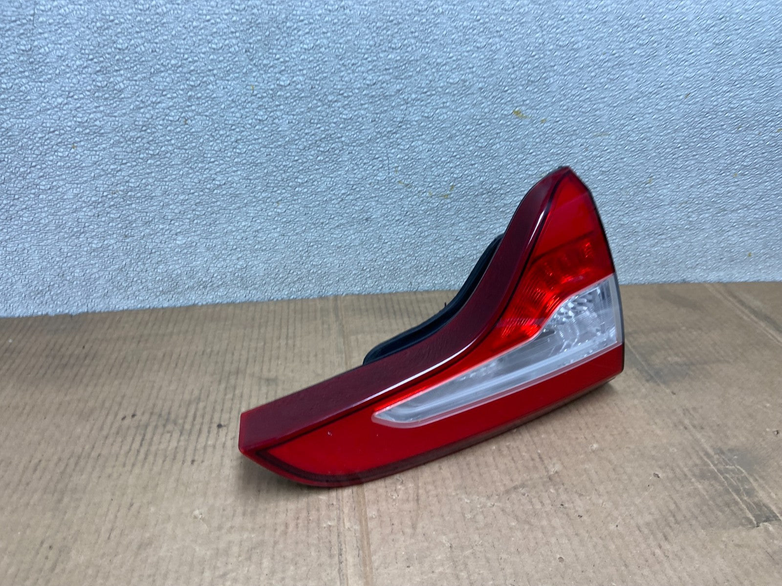 2014 - 2015 Kia Sorento SX Left Driver LH Side Inner Tail Light OEM AA5364 DG2