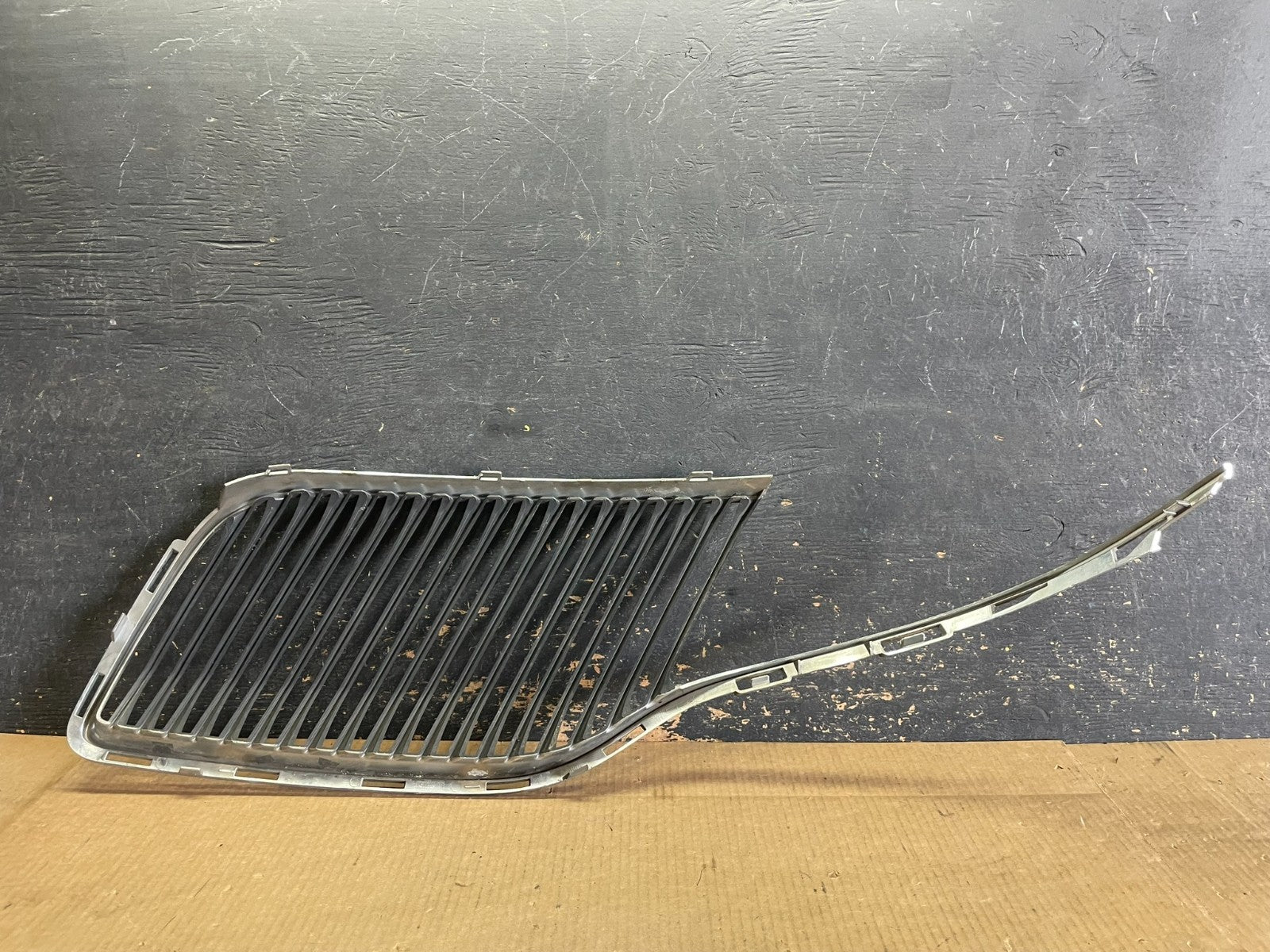 2013 to 2016 Lincoln MKT Right Passenger Side Grille Grill OEM ab2854 DG3