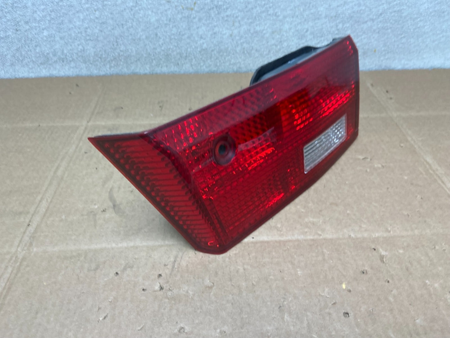 2005 Honda Accord Sedan Right Passenger Inner Tail Light OEM Y8534 DW2