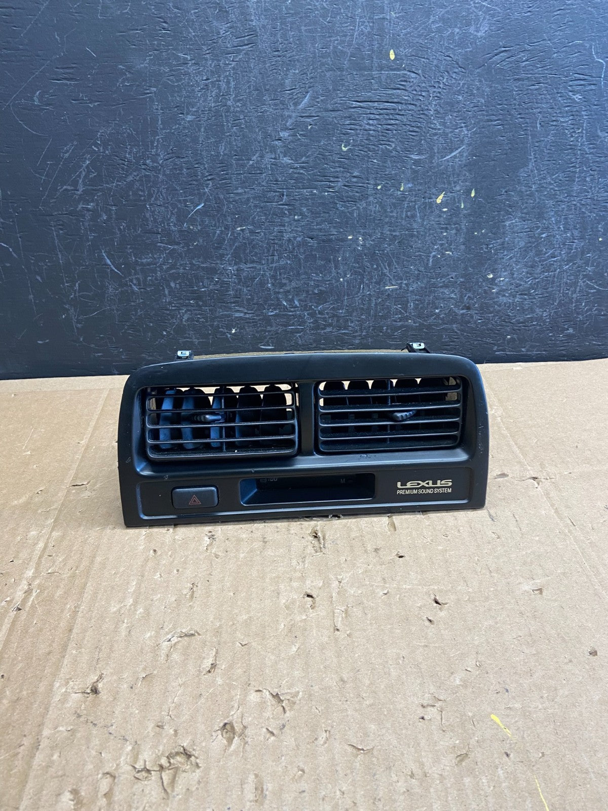 1997 to 2001 Lexus ES330 ES300 Front Center Side Air Vent AD2283 DG0