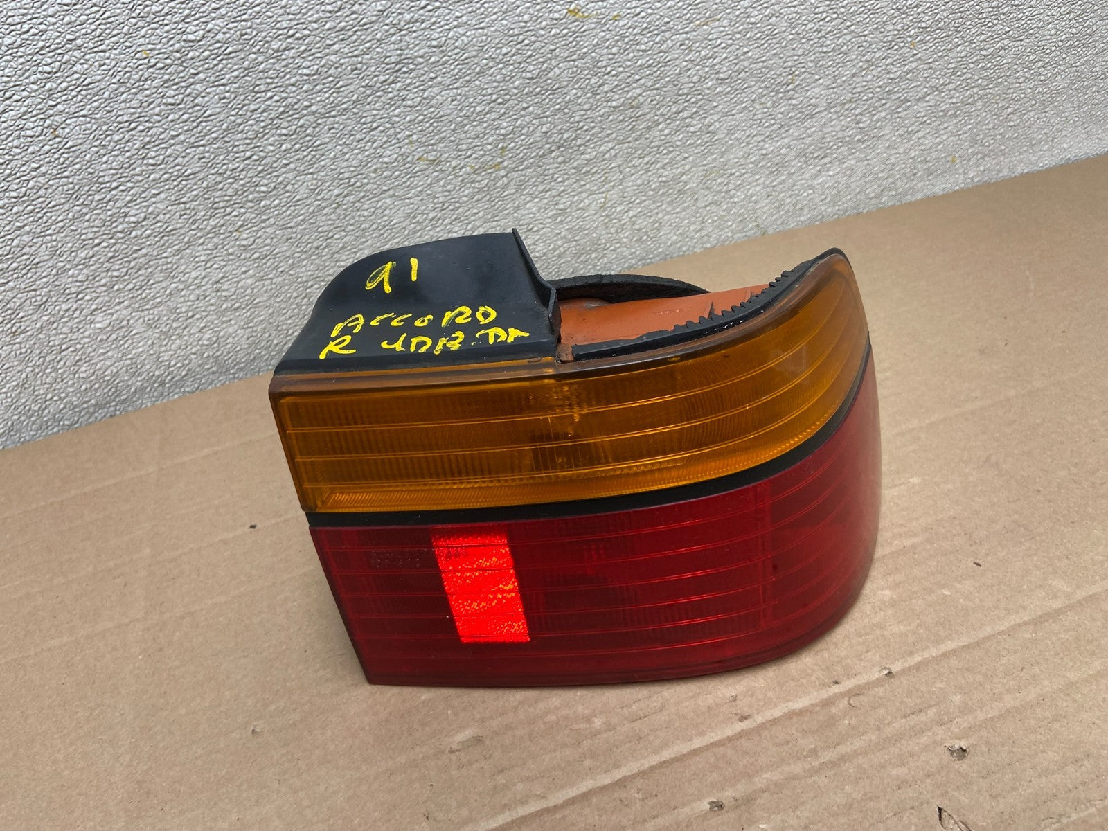 1990 to 1993 Honda Accord Coupe Right Passenger Rh Tail Light OEM AA8652 DW0
