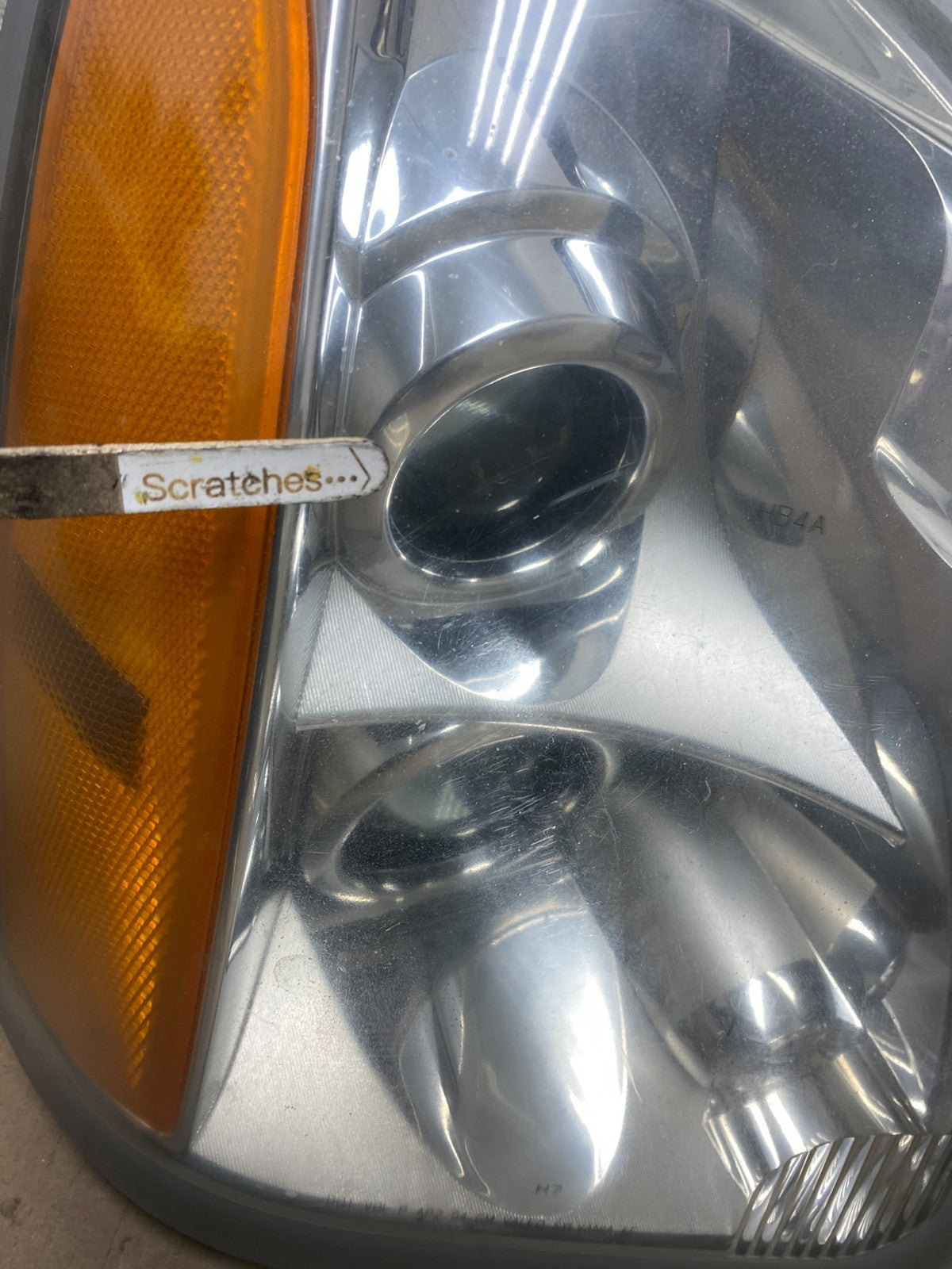 2004 to 2009 Cadillac SRX Right Passenger Side Halogen Headlight AJ2405 DW3