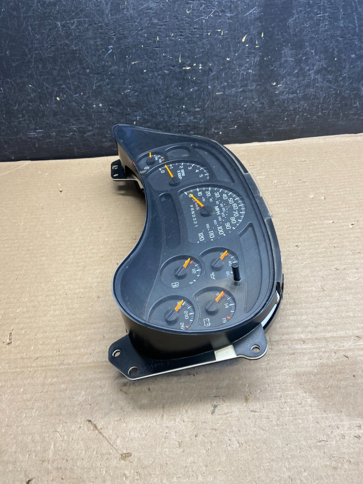 2003 to 2006 Chevrolet Silverado Speedometer Instrument Cluster AH3494 DG2