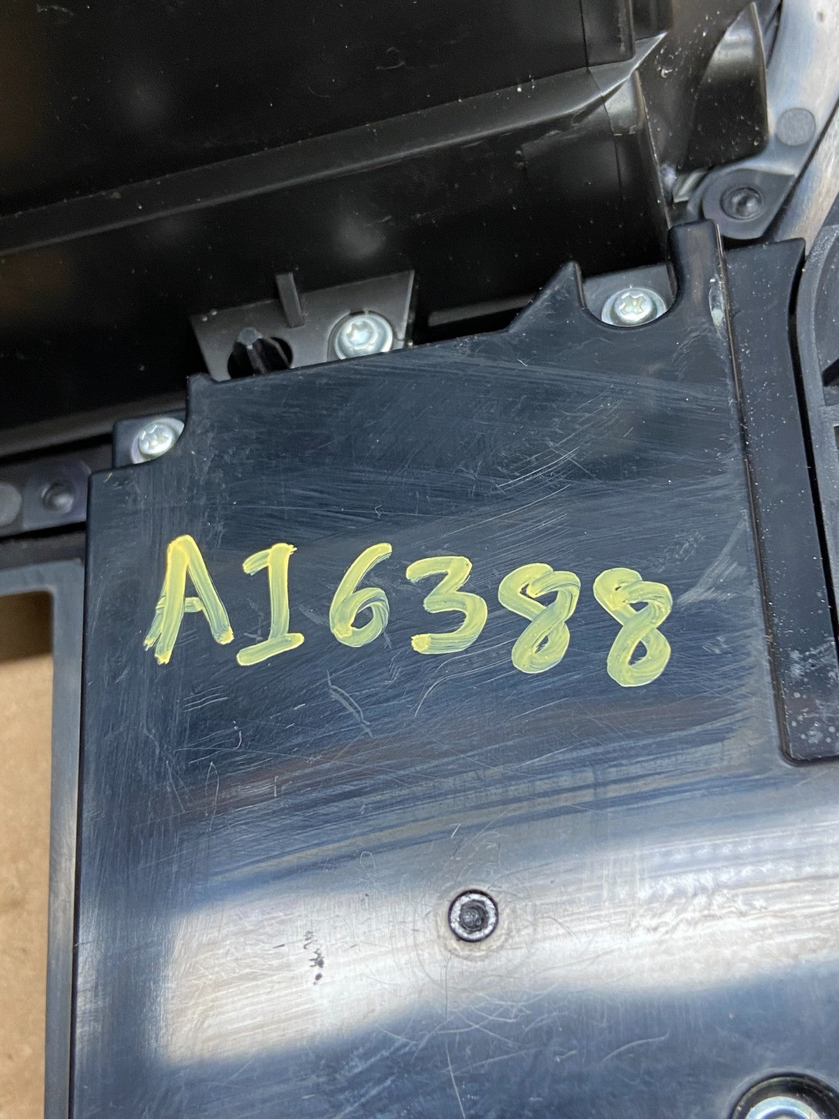 2016-2018 Ford Explorer Radio Heater Climate A/C Control Bezel Trim AI6388 DG6