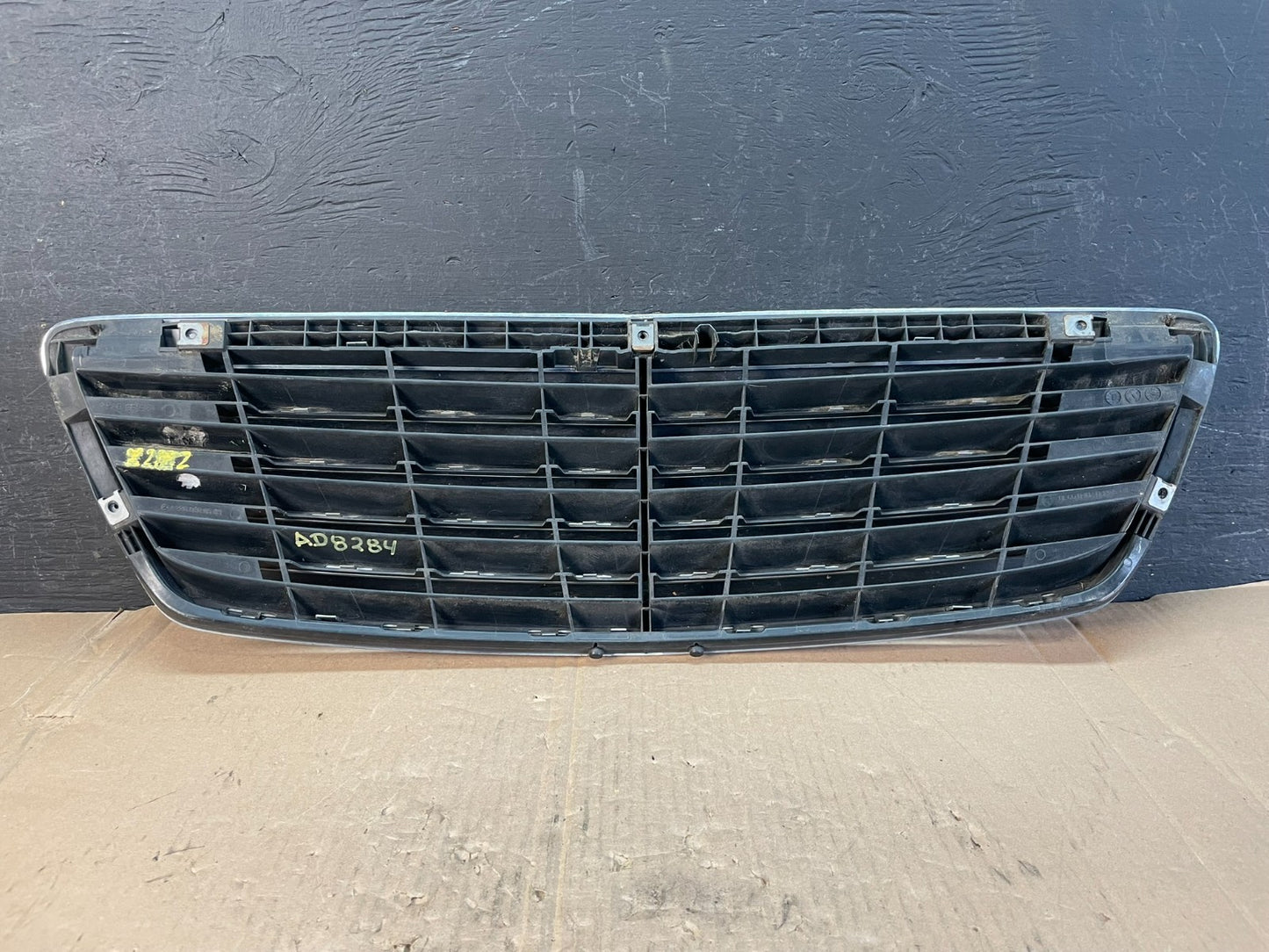 2003 to 2006 Mercedes Benz S-Class Front Grille AD8284 DG3