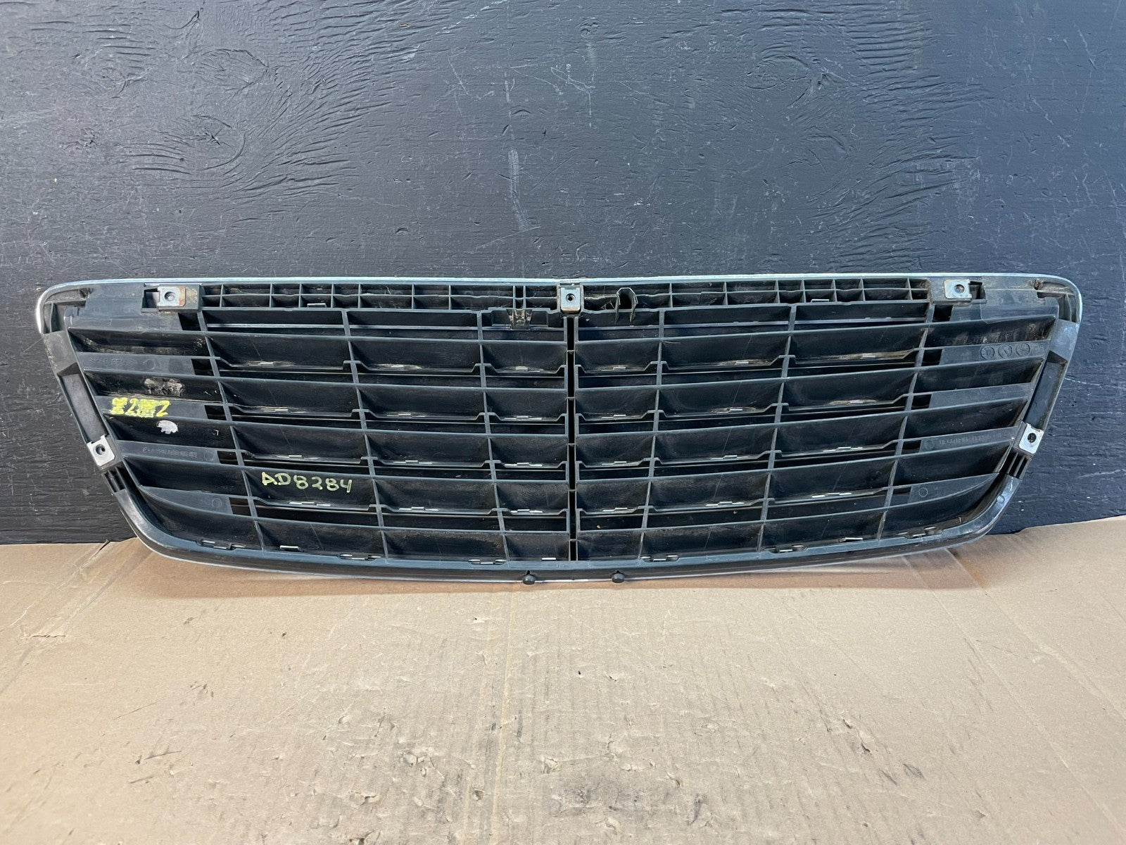 2003 to 2006 Mercedes Benz S-Class Front Grille AD8284 DG3