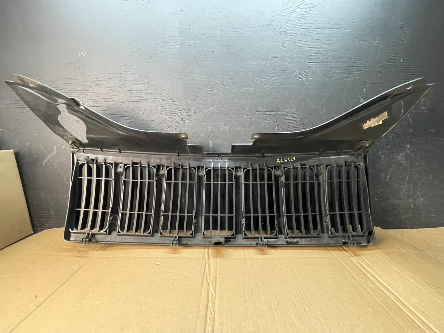 2008 2009 2010 Jeep Grand Cherokee Front Upper Grill Grille AC5325 DG6