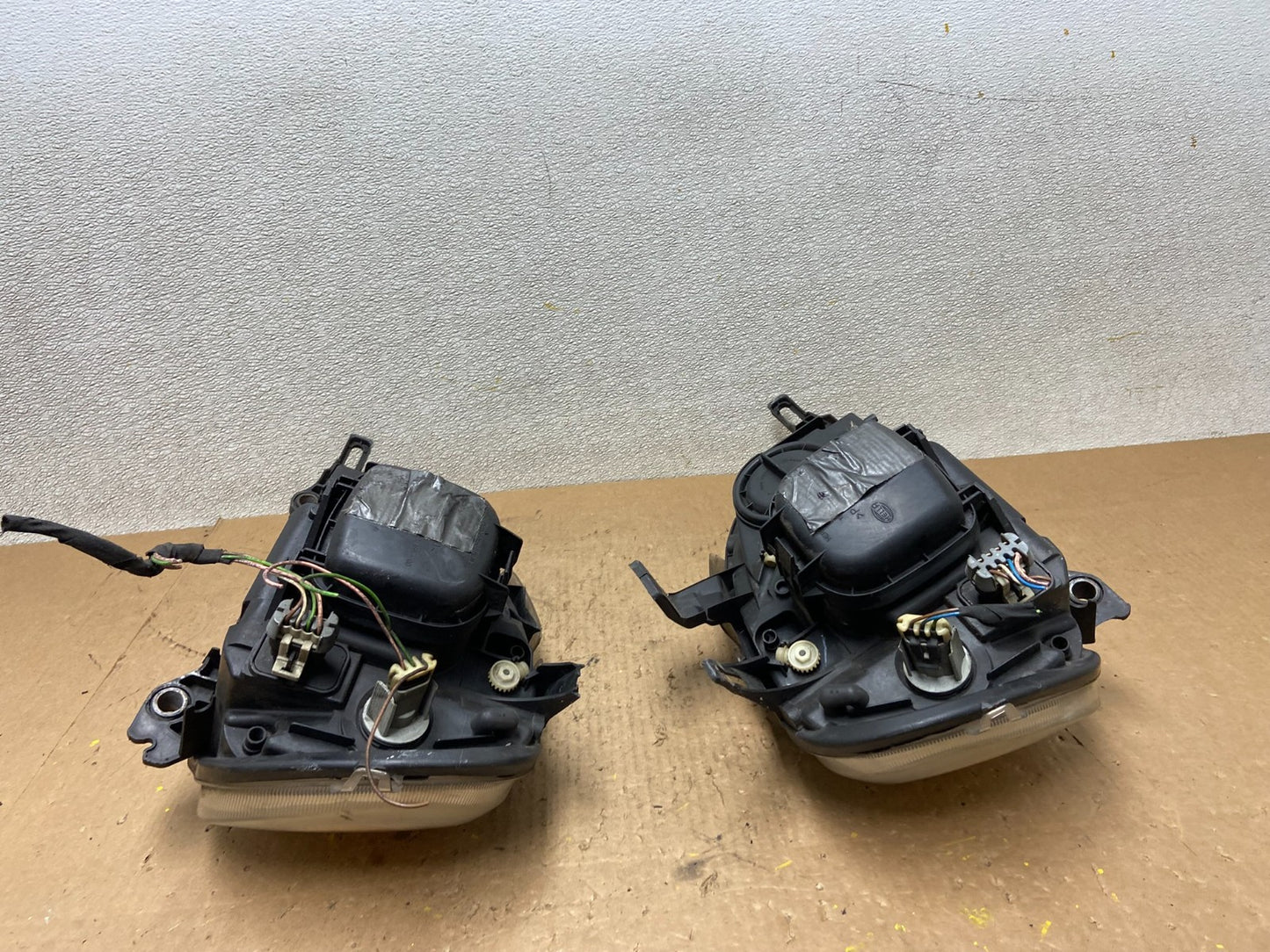2002 - 2005 Mercedes ML ML350 ML500 Left+Right Side Halogen Headlights AA0093 DW12