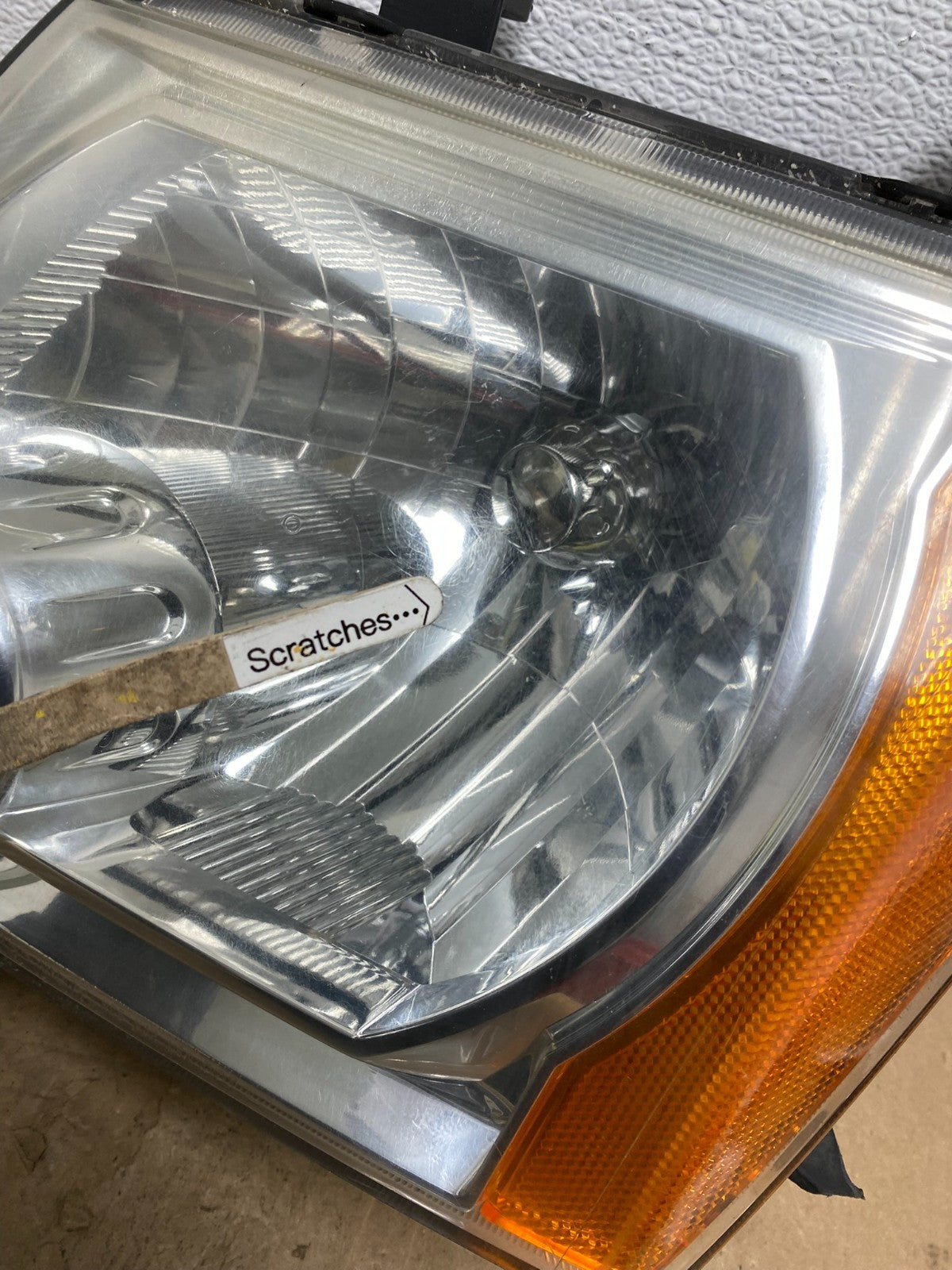 2005 - 2015 Nissan Xterra Driver Left LH Side Headlight AB6703 DW3