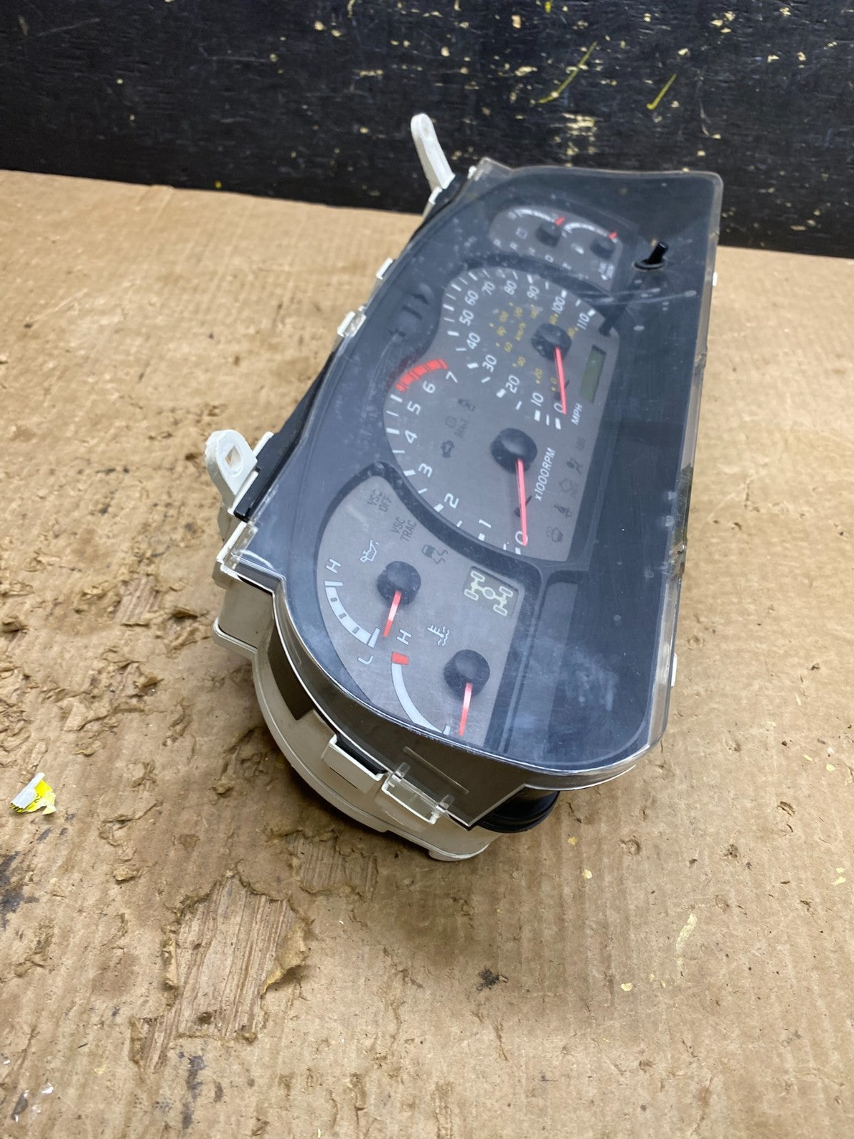 2001 to 2004 Toyota Sequoia Speedometer Insrument Gauge Cluster Z9670 DG2