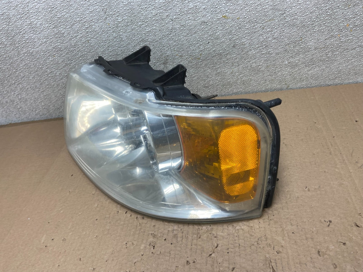 2003 - 2006 Ford Expedition Left Driver LH Side Headlight Halogen Oem AB2513 DW1