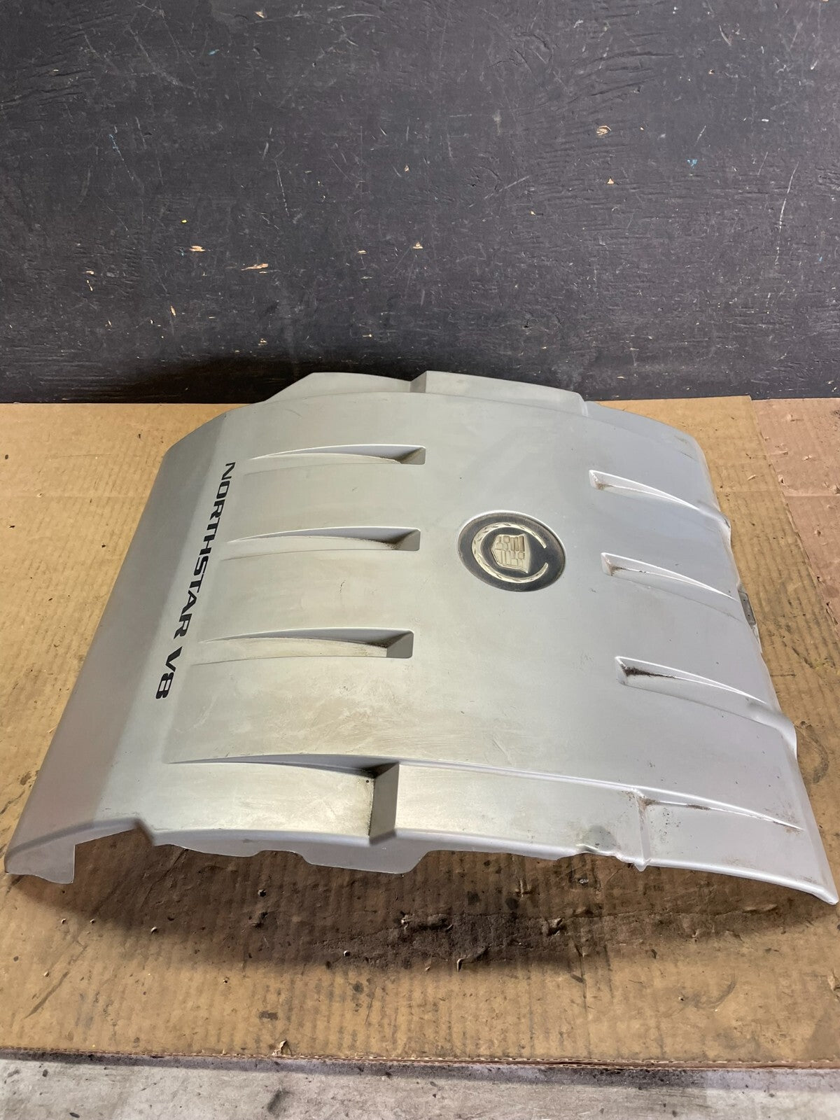 1997 to 2004 Cadillac Deville Seville Northstar Engine Motor Cover J4149 DG2