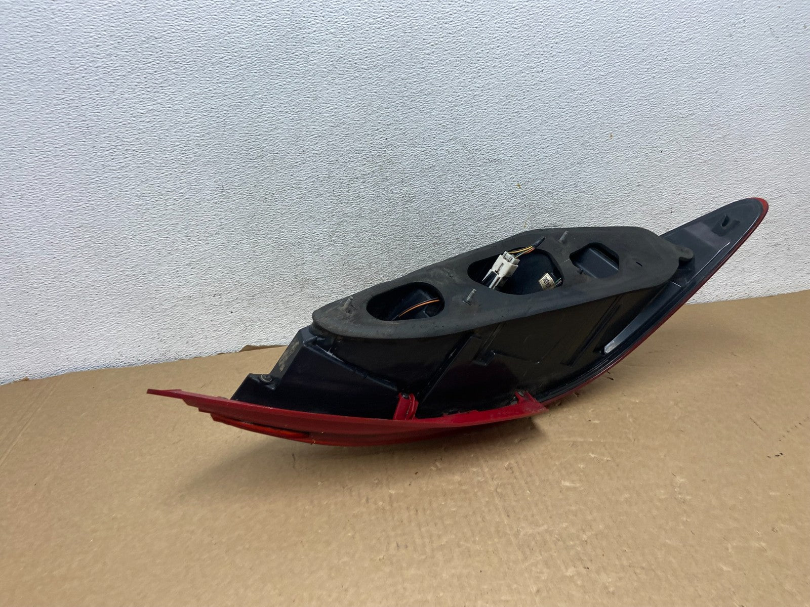 2013-2016 Hyundai Genesis Coupe Right Passenger RH Tail Light AF7327 DW6